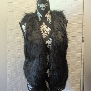 ME JANE Stylish Black Faux Fur Vest Stylish Goth Chic Excellent Used Cond Large